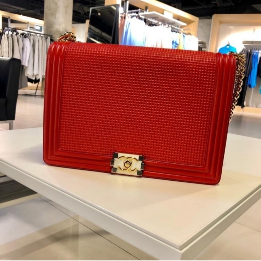 Chanel Large Cube Le Boy